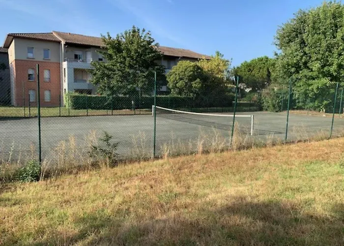 T1 Sporting 1er Etage דירה טולוז