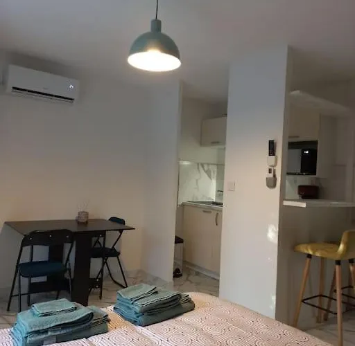 T1 Résidence Sporting 1er étage Appartement *